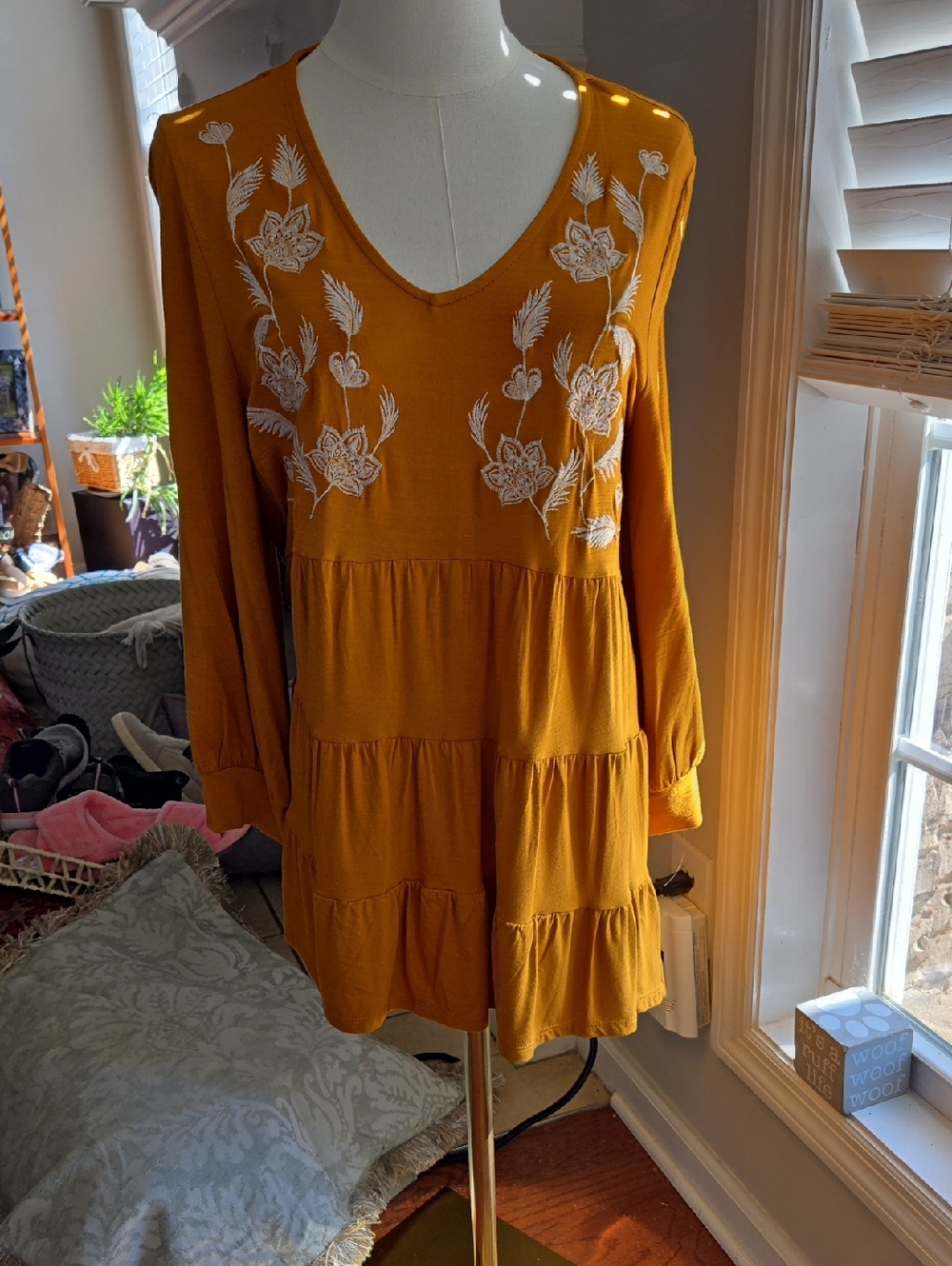 Cupio Mustard Lace-Trim Top